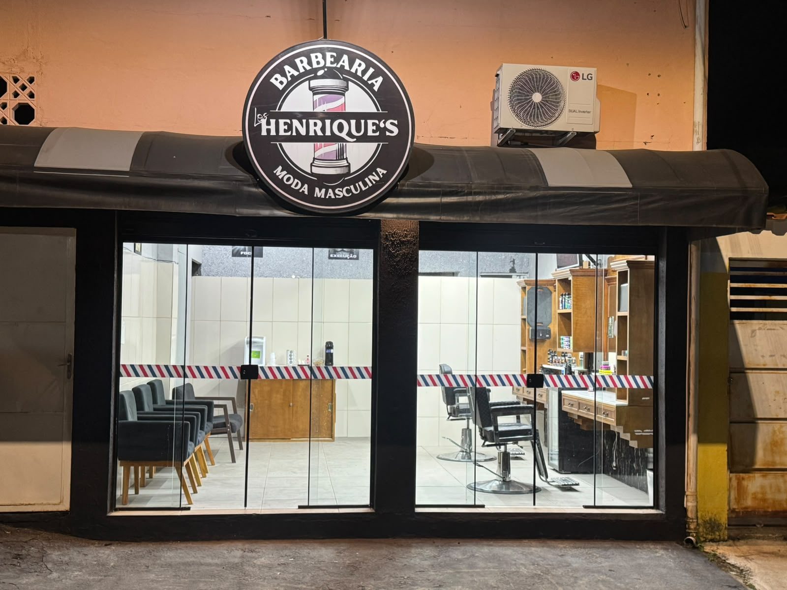 Fachada da Barbearia Los Henrique's